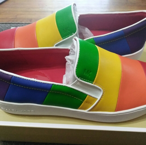 Micheal Kors Slip On - Picture 3 of 5